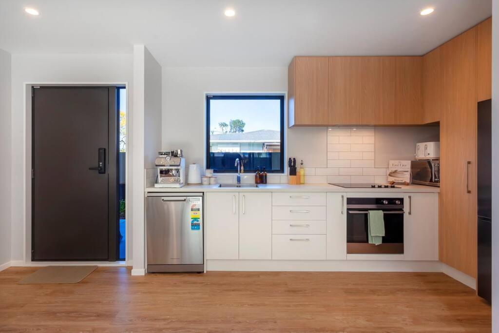 Stylish Townhouse With Hot Tub Apartman Christchurch Kültér fotó