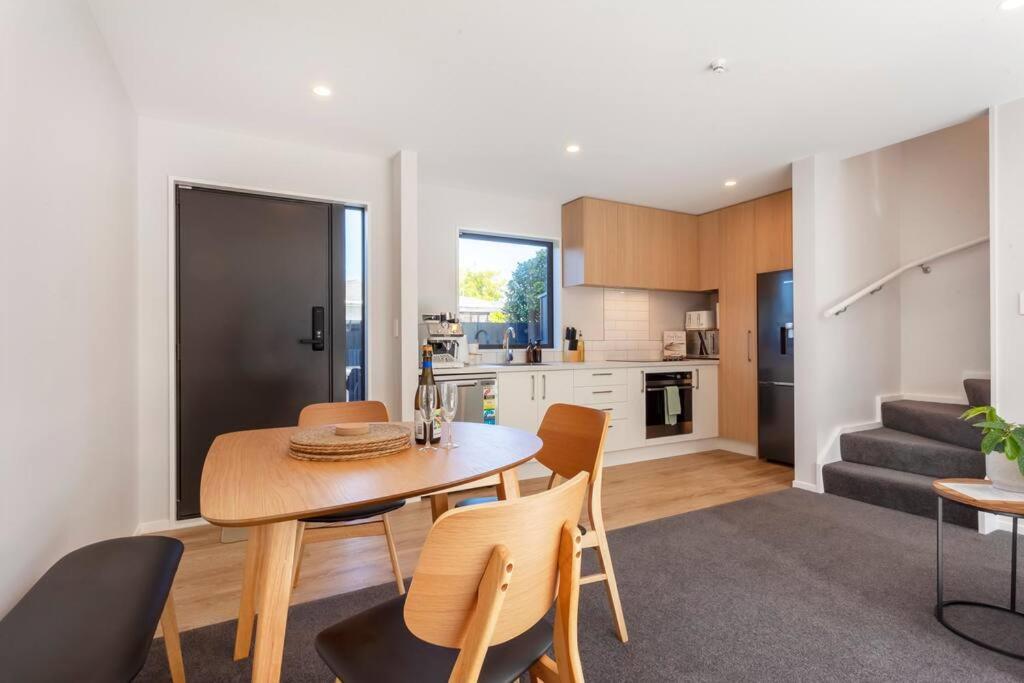 Stylish Townhouse With Hot Tub Apartman Christchurch Kültér fotó